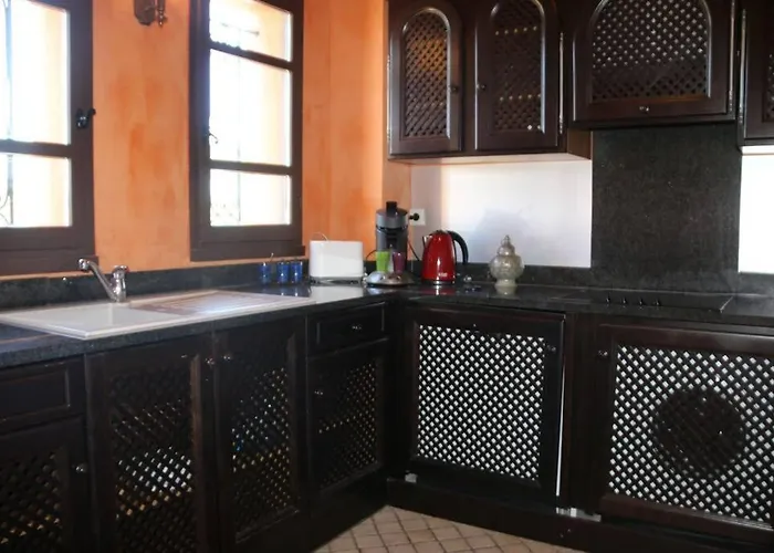 Riad Meknes, 7 Au Village Naturiste Couple Only