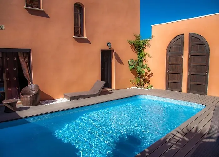 Meknes, 7 Au Village Naturiste Couple Only Riad Agde